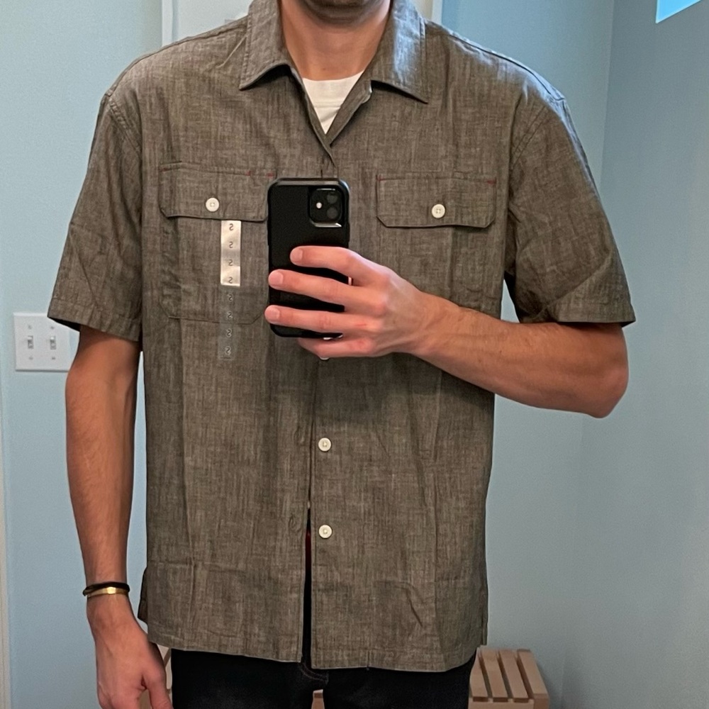Uniqlo Men’s Chambray Work Short Sleeve Shirt (JW Anderson)